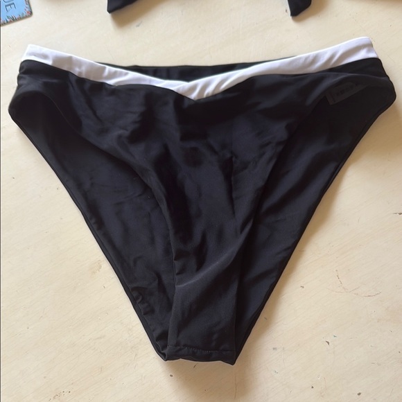 *NWT - YONIQUE 2 PIECE BLACK SWIMSUIT - Picture 3 of 7